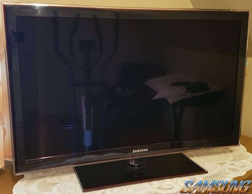 Телевізор SAMSUNG UE-40C5000-QW 40" FullHD 100Hz в гарному стані