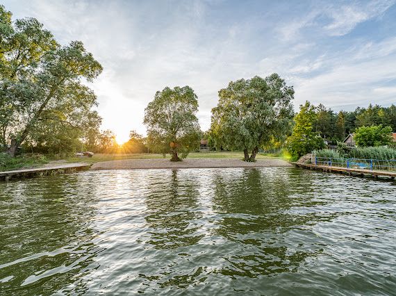 Ośrodek wypoczynkowy nad jeziorem Rentyny