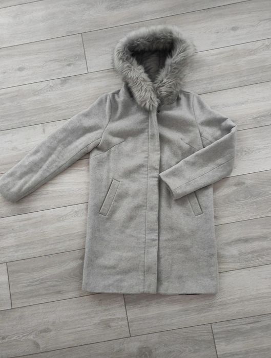 Szary damski zimowy płaszcz Carry M