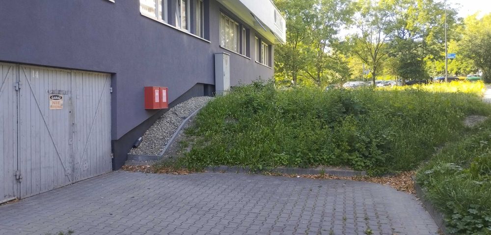 Naczelnik I Urzędu Skarbowego w Katowicach - Garaż nr 14 Tysiąclecia 86 "B" - Więcej