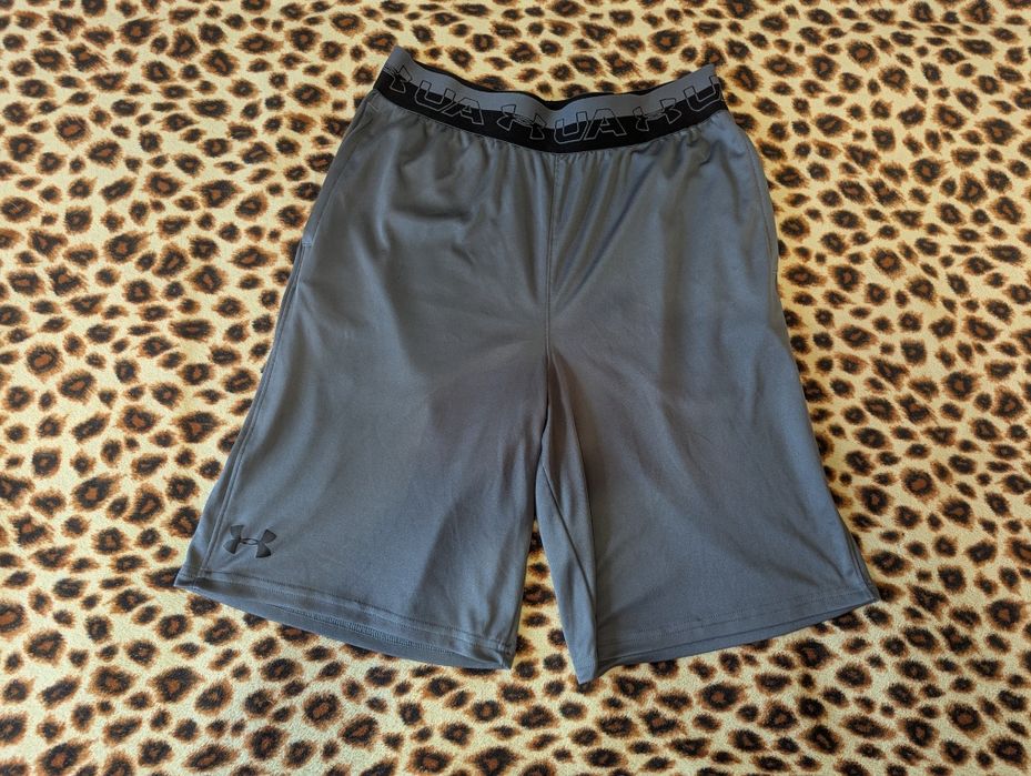 Підліткові шорти under armour yxl.