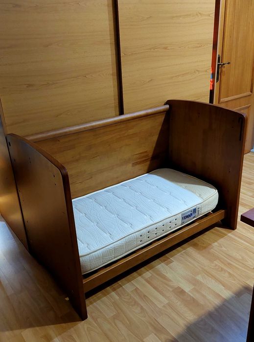 Cama de bebé 3 em 1 da marca "Seiva"