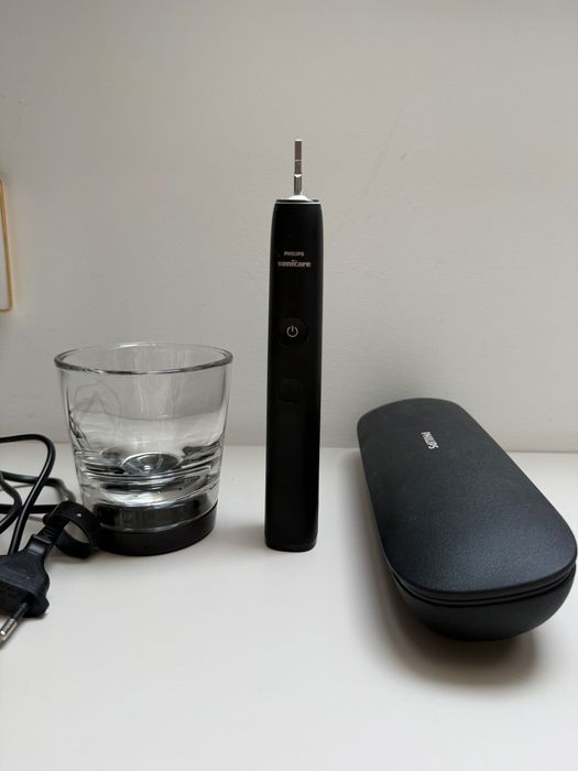 Szczoteczka soniczna PHILIPS Sonicare DiamondClean 9000 HX9911/09 Czarny - komplet, uszkodzona