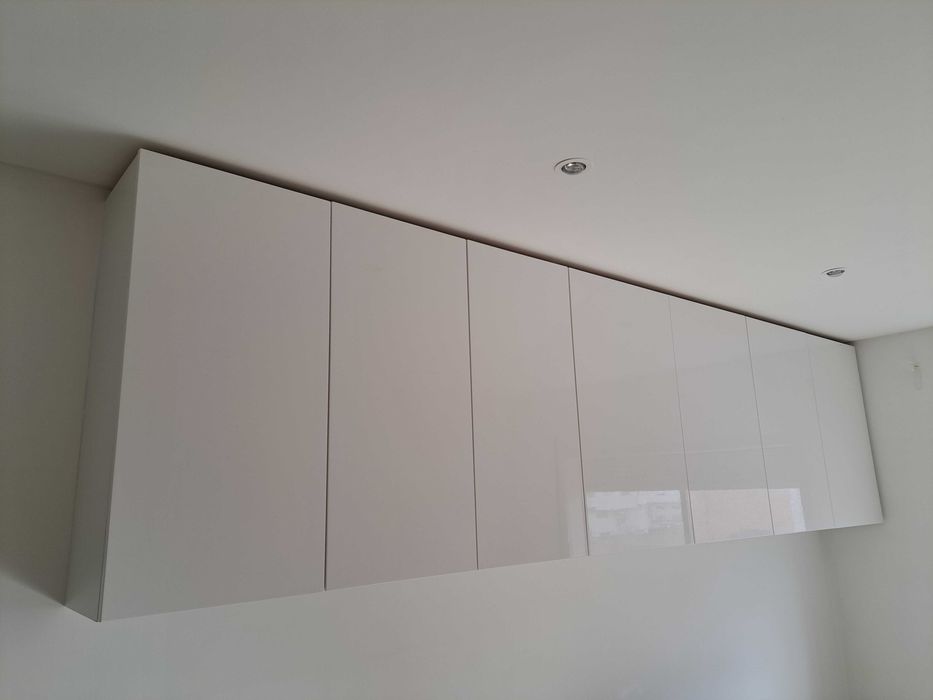 Vendo armários em termolaminado como NOVOS *NEGOCIÁVEL