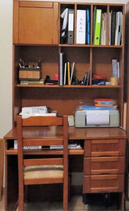 Estante desmontável , secretária com 3 gavetas