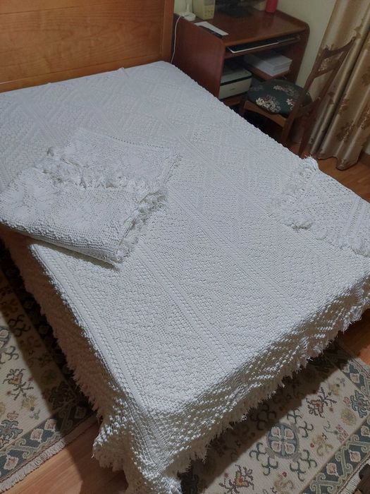 Colchas em Crochet feitas à mão