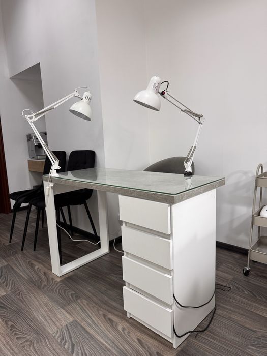 Продам два столи