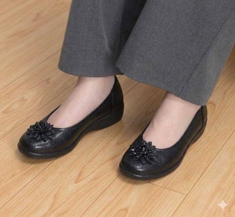 Туфлі балетки з квіткою Cushion-walk