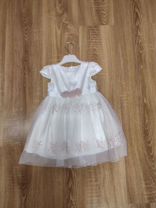 Гарненьке плаття на свято