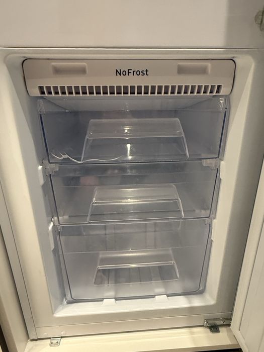 Холодильник вбудований Hansa