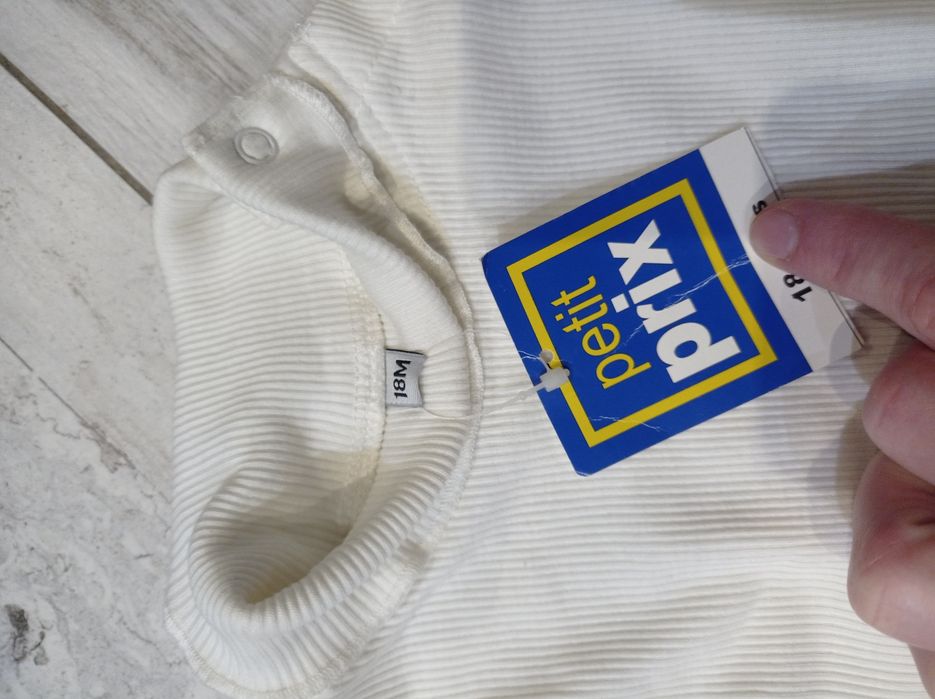 Nowy golfik łamana biel 18 miesięcy