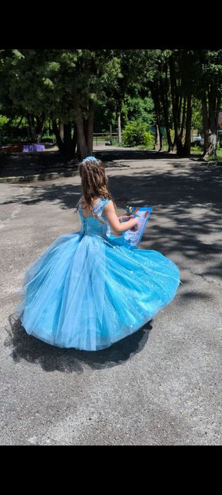 Плаття на випускний