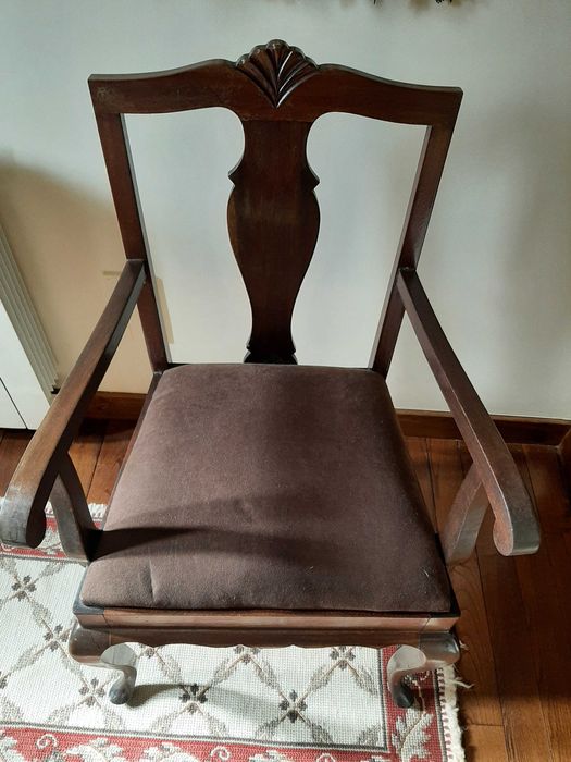 Cadeira madeira estofada