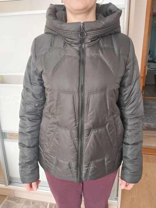 Осіння жіноча куртка, розмір 48