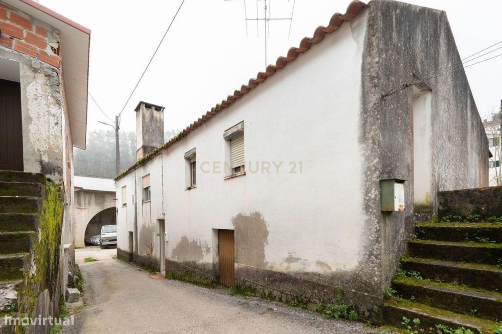 Moradia T3 c/ garagem e terreno anexo — Foz De Arouce E Casal De Ermio, Coimbra