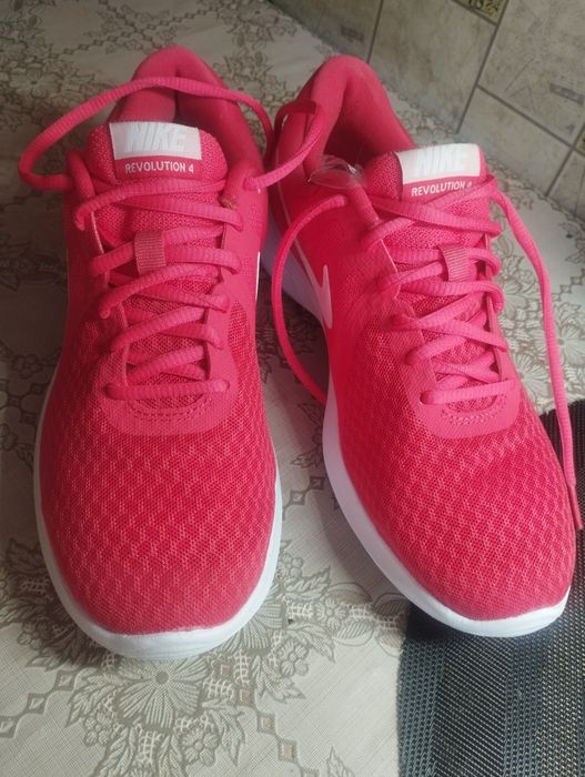 Жіночі кросівки Nike Revolution  40 розмір