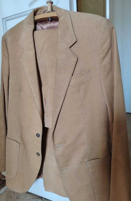 Чоловічий костюм