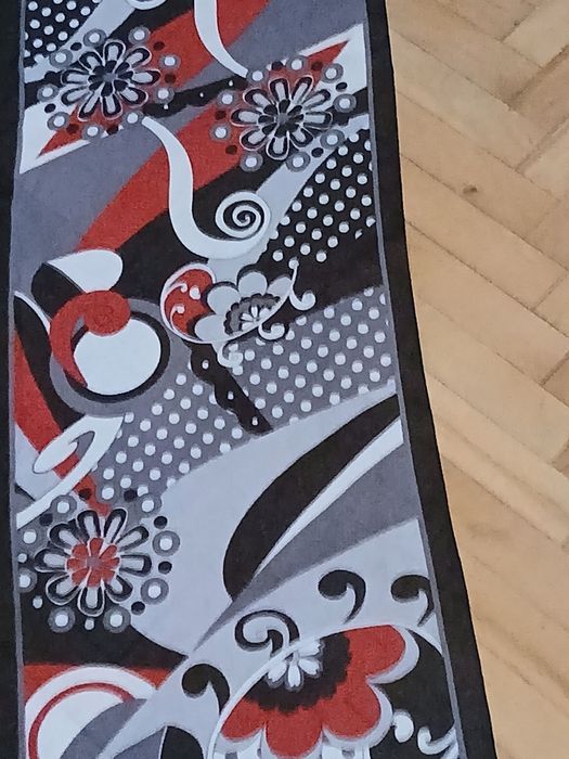 Delikatny  cienitki szal, apaszka  40 x 150 cm