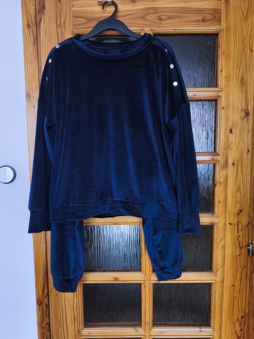 Dres welurowy nowy roz 52. 6XL