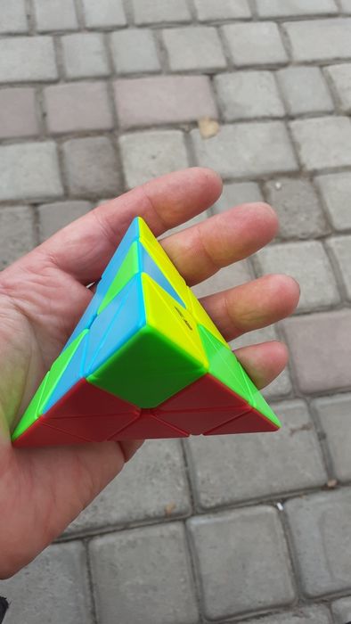 Магнитная пирамидка головоломка Qiyi MS Pyraminx без наклеек.9,5*9,5см