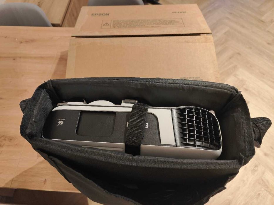 Projektor EPSON EB-FH52