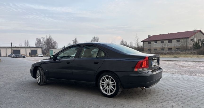 VOLVO S60   2.4дизель автомат для військових,  без  предоплати