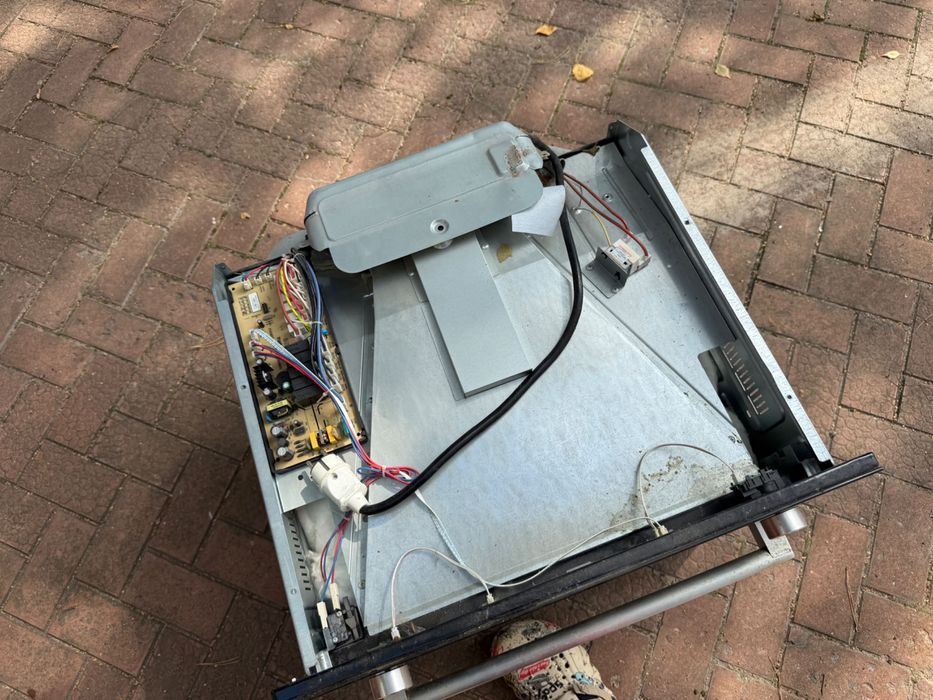 Електрична духовка Pyramida F120