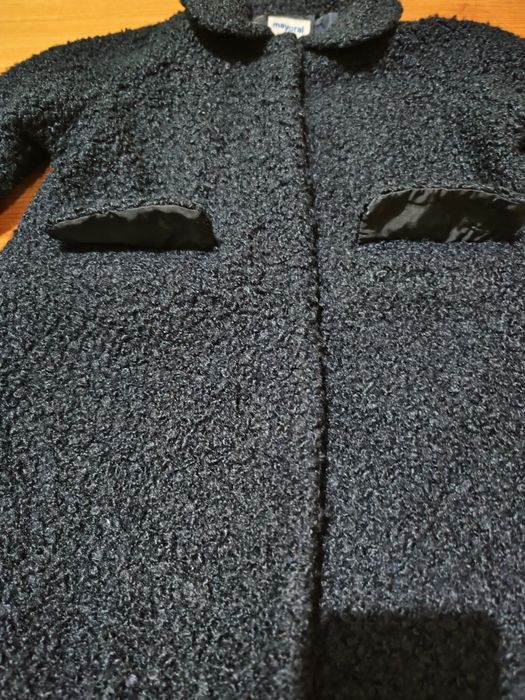 Casaco azul marinho de menina da Mayoral