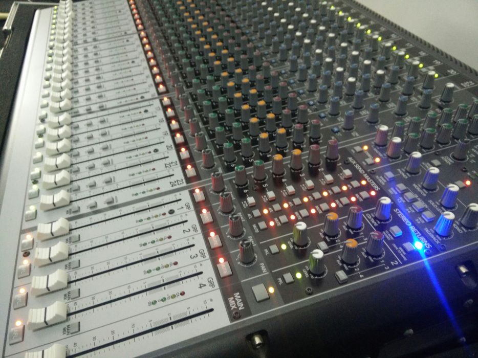 Mackie Onyx 24.4 Como Nova