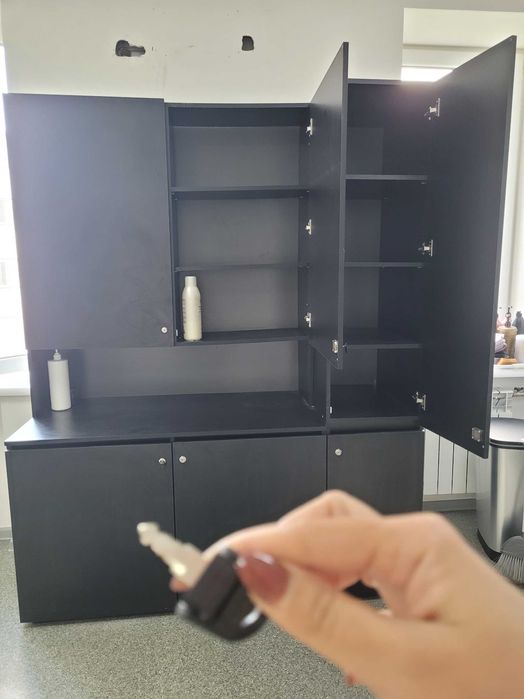 Продам б/у шафу- лабораторію