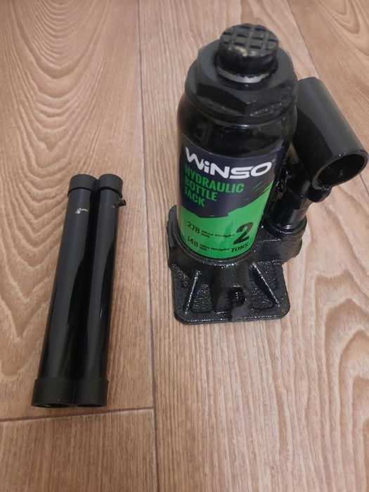 Продаю новий автомобільний домкрат !!!