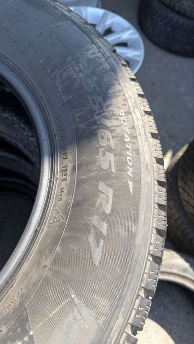265/65/17 Pirelli Ice zero