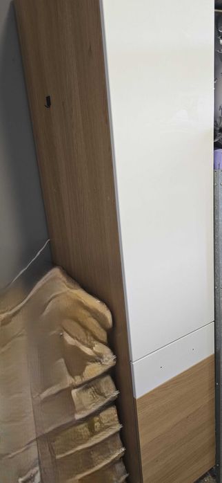 Sprzedam regał zamykany stan bdb