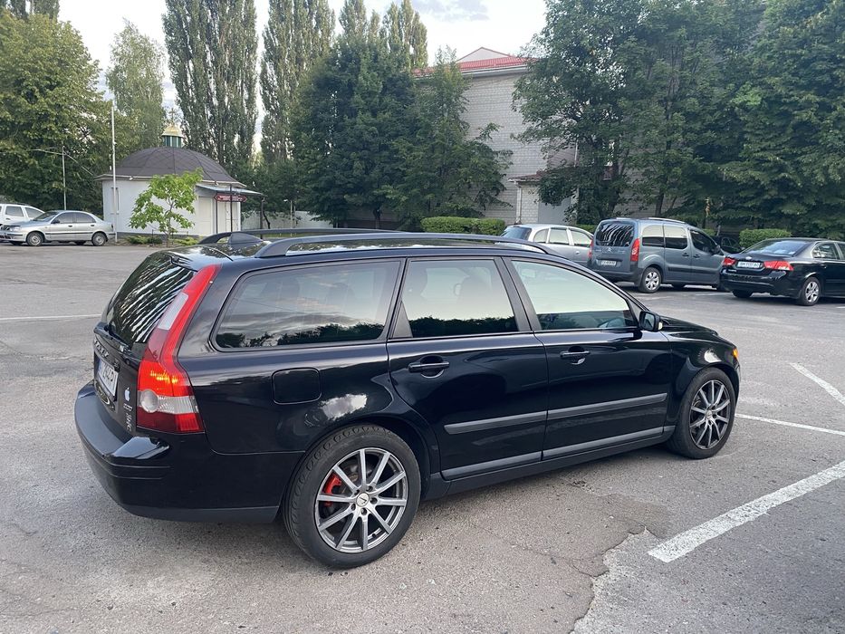 Продам автомобіль Volvo V50