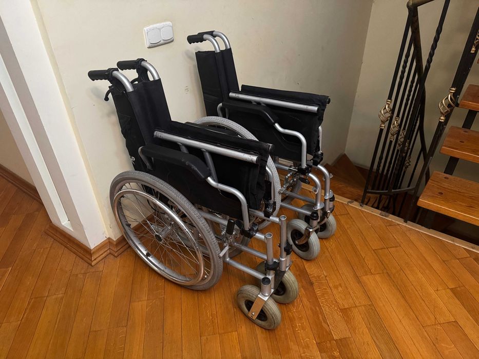 візок інвалідний 2 штуки Алюмінєві