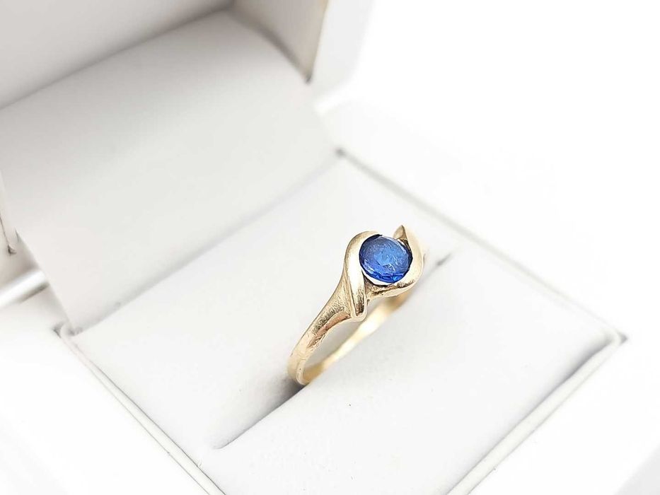 Piękny złoty pierścionek z oczkiem 585 R. 12