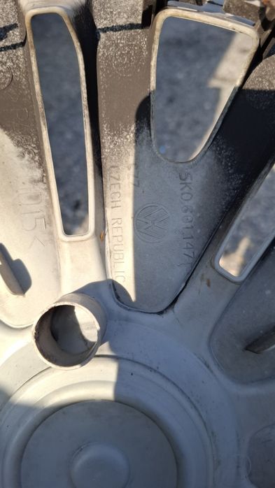 Kołpaki oryginalne VW Golf V 5K0. 601147F komplet