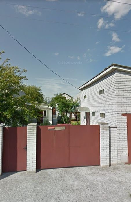 6 соток. 59990 $ . Торга нет. Сад. Целый дом на 2 половины с 4 строений