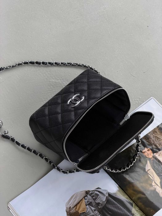 Сумка женская Chanel Classic Lambskin в серебре черная белая Шанель