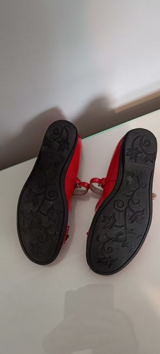 Buty lakierki czerwone 33