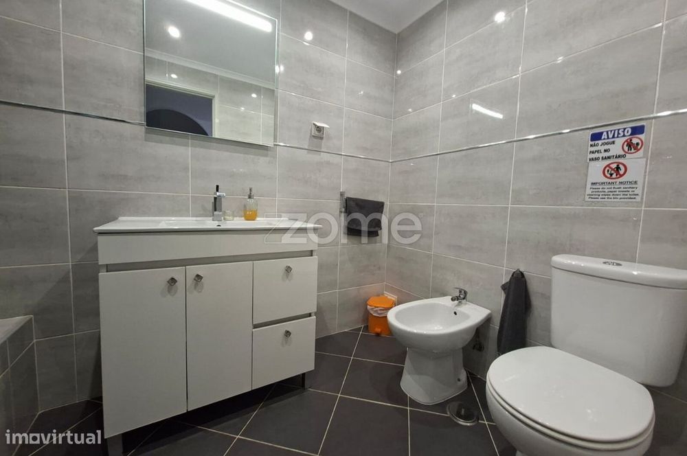 Apartamento T0+1 - Em condomínio com piscina.