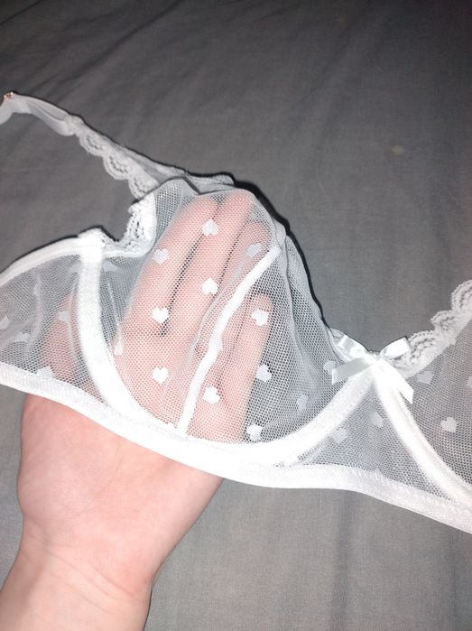 Biały siateczkowy transparentny biustonosz stanik koronka sexy