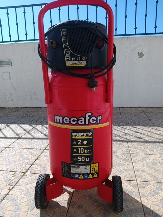 Compressor de ar 50 L 2HP 10 Bar Mecafer com acessórios