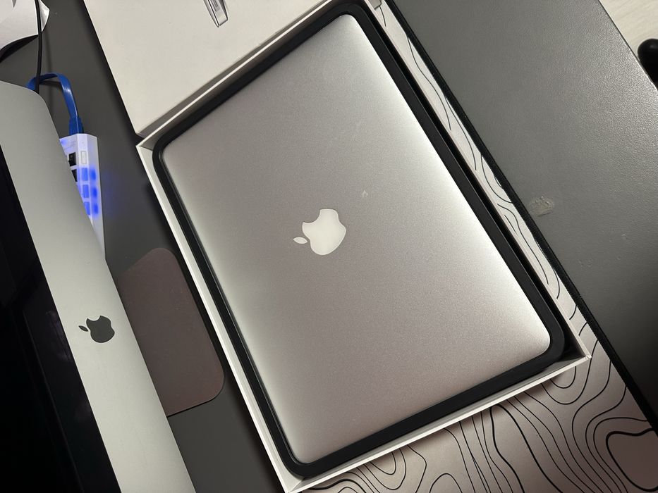 Apple MacBook Air 13 2017 [Intel i5 / 8Gb / 128 Gb]