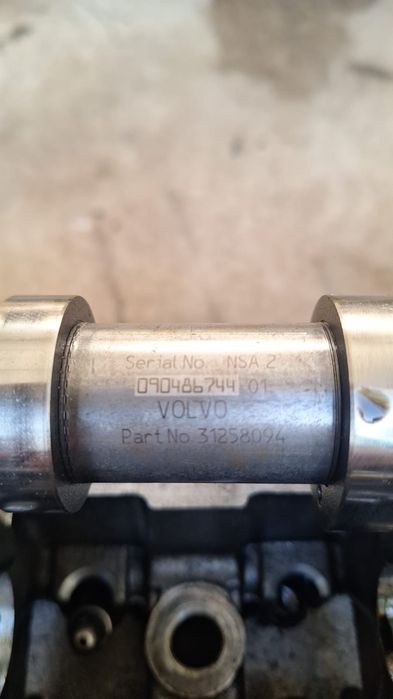 Mostek głowicy panewka wałki rozrządu volvo d3/d4/d5 silnik 5 cylindro