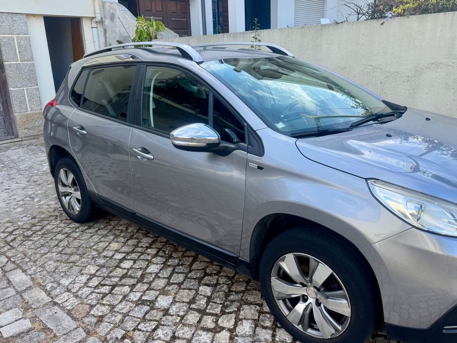 Peugeot 2008 1.2 gasoline, PureTech, 2016 model, with 95,000 km