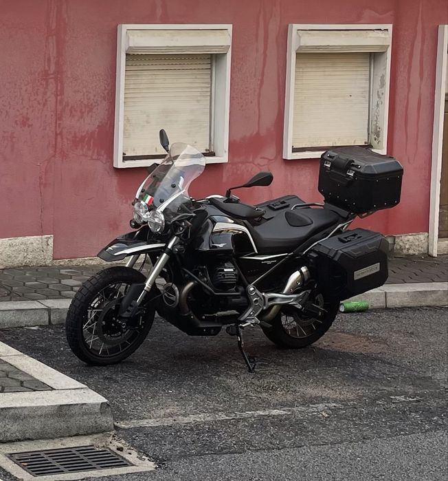 Moto Guzzi V85T Guardia d’ onore