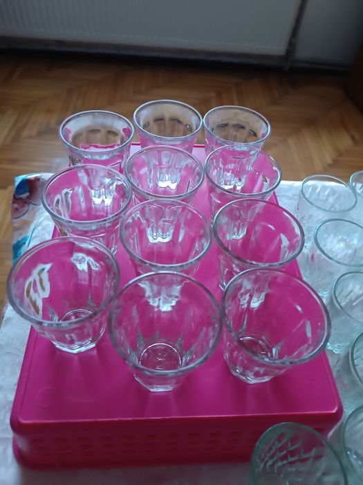 Стакани, бокали, кувшини