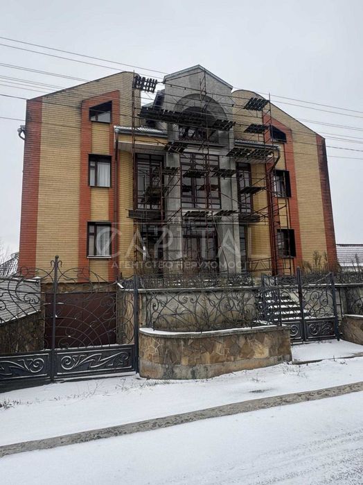 ПРОДАЖ/Капітальний маєток в селищі Глеваха/Київ/Пансіонат