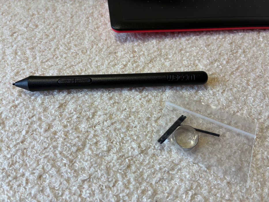 Tablet graficzny One by Wacom - rozmiar M - mało używany